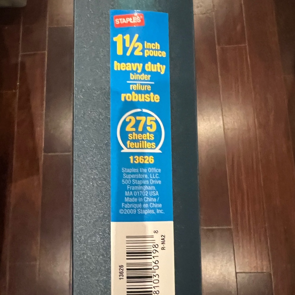 NWT Staples Heavy Duty Blue Binder 1.5” 275 Sheets Capacity and Two Pockets